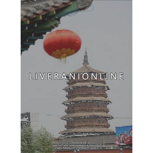 (110328) -- TAIYUAN, March 28, 2011 () -- File photo taken on Sept. 8, 2008 shows the Yingxian Wooden Pagoda, north China\'s Shanxi Province. The Yingxian Wooden Pagoda, also named Sakyamuni Pagoda of Fogong Temple, is to apply for the world cultural heritage site. The Pagoda is regarded as the highest and oldest wooden structure in the world. (/Yan Yan) (lfj) Nelle foto la Pagoda in legno Yingxian chiamata anche Sakyamuni Pagoda del Tempio Fogong  considerata il patrimonio culturale mondiale. La Pagoda  considerata come la pi alta e pi antica struttura in legno del mondo. AG. ALDO LIVERANI SAS ITALY ONLY *** Local Caption *** .