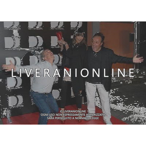 MILANO 30/3(2011 SPAZIO ANTOLOGICO VIA MECENATE, 84 SERATA DI BENEFICENZA IN OCCASIONE DELLA PRIMA TELEVISIVA: -DOPPIA DIFESA- CONDOTTA DI MICHELLE HUNZIKER NELLA FOTO BENEDETTA PARODI CON BRUNO ARENA E MAX CAVALLARI (I FICHI D\' INDIA) FOTO ROMANO/AG ALDO LIVERANI