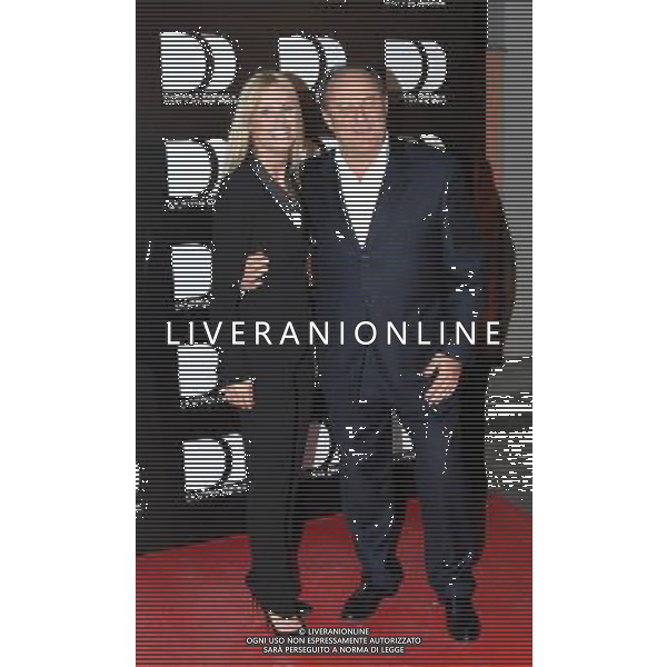MILANO 30/3(2011 SPAZIO ANTOLOGICO VIA MECENATE, 84 SERATA DI BENEFICENZA IN OCCASIONE DELLA PRIMA TELEVISIVA: -DOPPIA DIFESA- CONDOTTA DI MICHELLE HUNZIKER NELLA FOTO MICHELLE HUNZIKER CON GERRI SCOTTI FOTO ROMANO/AG ALDO LIVERANI
