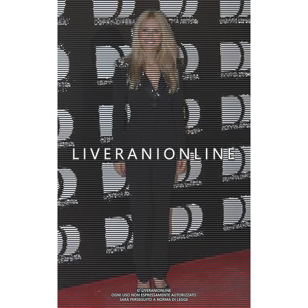 MILANO 30/3(2011 SPAZIO ANTOLOGICO VIA MECENATE, 84 SERATA DI BENEFICENZA IN OCCASIONE DELLA PRIMA TELEVISIVA: -DOPPIA DIFESA- CONDOTTA DI MICHELLE HUNZIKER NELLA FOTO MICHELLE HUNZIKER FOTO ROMANO/AG ALDO LIVERANI