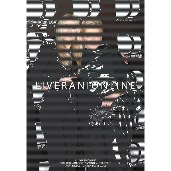 MILANO 30/3(2011 SPAZIO ANTOLOGICO VIA MECENATE, 84 SERATA DI BENEFICENZA IN OCCASIONE DELLA PRIMA TELEVISIVA: -DOPPIA DIFESA- CONDOTTA DI MICHELLE HUNZIKER NELLA FOTO MICHELLE HUNZIKER CON LA MAMMA INEKE FOTO ROMANO/AG ALDO LIVERANI