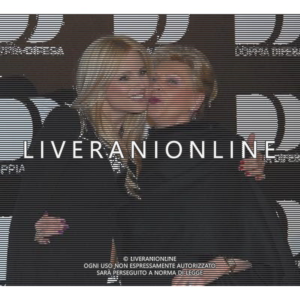 MILANO 30/3(2011 SPAZIO ANTOLOGICO VIA MECENATE, 84 SERATA DI BENEFICENZA IN OCCASIONE DELLA PRIMA TELEVISIVA: -DOPPIA DIFESA- CONDOTTA DI MICHELLE HUNZIKER NELLA FOTO MICHELLE HUNZIKER CON LA MAMMA INEKE FOTO ROMANO/AG ALDO LIVERANI