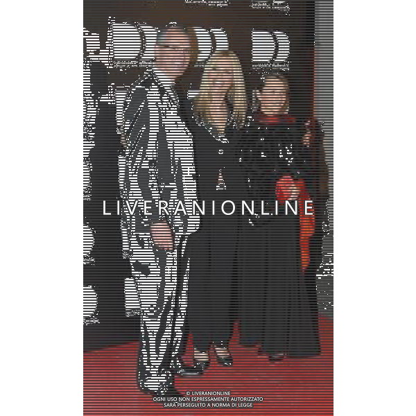 MILANO 30/3(2011 SPAZIO ANTOLOGICO VIA MECENATE, 84 SERATA DI BENEFICENZA IN OCCASIONE DELLA PRIMA TELEVISIVA: -DOPPIA DIFESA- CONDOTTA DI MICHELLE HUNZIKER NELLA FOTO MICHELLE HUNZIKER CON IL FRATELLO ARROLD FOTO ROMANO/AG ALDO LIVERANI