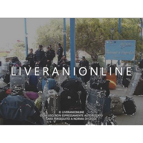 30/03/2011 ISOLA DI LAMPEDUSA LAMPEDUSA NELLA FOTO : LE FORZA DELL\'ORDINE IN ATTESA DI ESSERE IMPIEGATI PER IL SERVIZIO DI ORDINE PUBBLICO SULL\'ISOLA FOTO M.CLAUSI / AG. ALDO LIVERANI SAS
