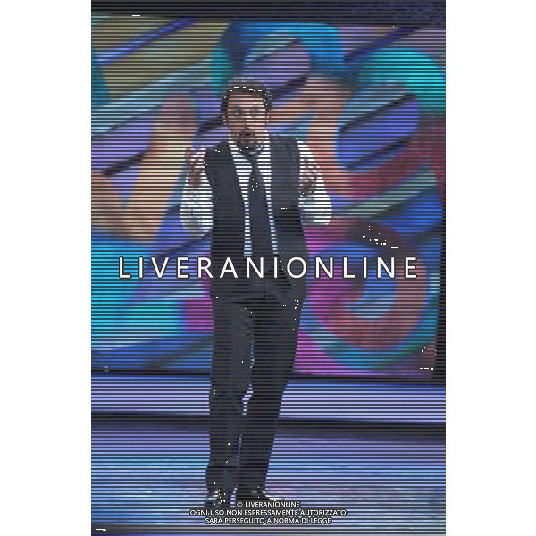 MILANO 30/03/2011 TRASMISSIONE TELEVISIVA SU CANALE 5 MEDIASET ZELIG NELLA FOTO : ENRICO BRIGNANO DURANTE IL SUO SKETCH FOTO GAZZANIGA /AG. ALDO LIVERANI SAS