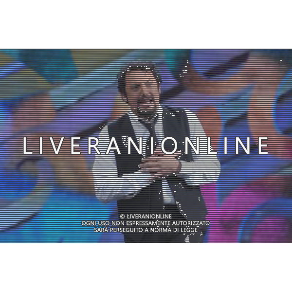 MILANO 30/03/2011 TRASMISSIONE TELEVISIVA SU CANALE 5 MEDIASET ZELIG NELLA FOTO : ENRICO BRIGNANO DURANTE IL SUO SKETCH FOTO GAZZANIGA /AG. ALDO LIVERANI SAS