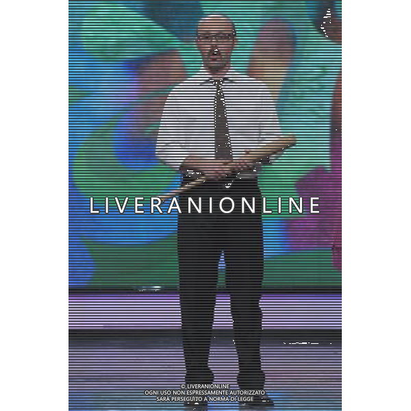 MILANO 30/03/2011 TRASMISSIONE TELEVISIVA SU CANALE 5 MEDIASET ZELIG NELLA FOTO : GIORGIO VERDUCCI DURANTE IL SUO SKETCH FOTO GAZZANIGA /AG. ALDO LIVERANI SAS