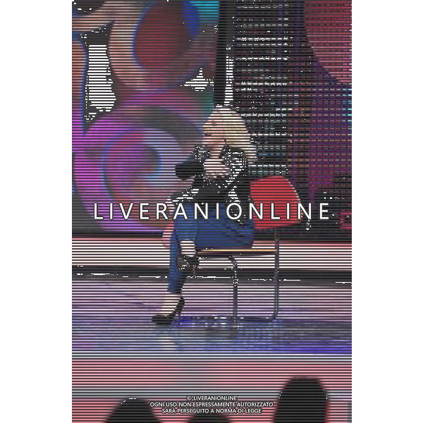 MILANO 30/03/2011 TRASMISSIONE TELEVISIVA SU CANALE 5 MEDIASET ZELIG NELLA FOTO : KATIA , KATIA FOLLESA DURANTE LO SKETCH DI UOMINI E DONNE FOTO GAZZANIGA /AG. ALDO LIVERANI SAS