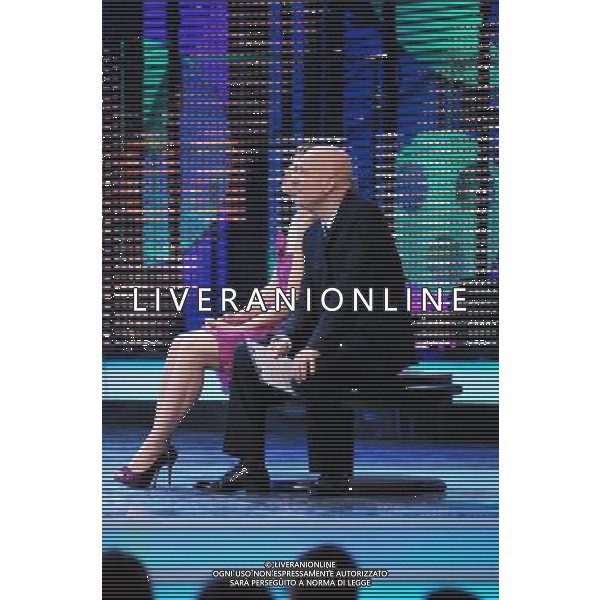MILANO 30/03/2011 TRASMISSIONE TELEVISIVA SU CANALE 5 MEDIASET ZELIG NELLA FOTO : PAOLA CORTELLESI E CLAUDIO BISIO DURANTE LA TRASMISSIONE FOTO GAZZANIGA /AG. ALDO LIVERANI SAS