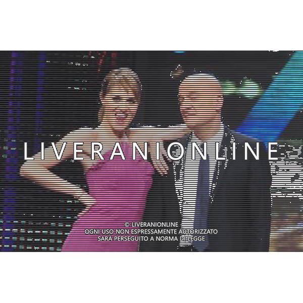 MILANO 30/03/2011 TRASMISSIONE TELEVISIVA SU CANALE 5 MEDIASET ZELIG NELLA FOTO : PAOLA CORTELLESI E CLAUDIO BISIO DURANTE LA TRASMISSIONE FOTO GAZZANIGA /AG. ALDO LIVERANI SAS