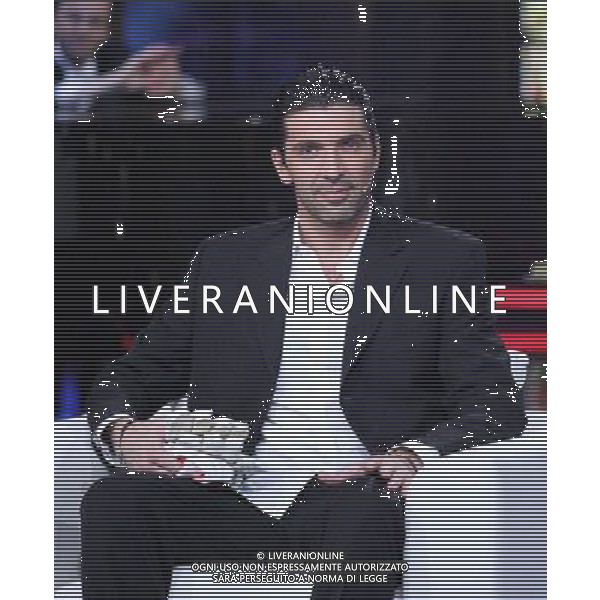 MILANO 31/3/2011 STUDIO MEDIASET COLOGNO MONZESE SPETTACOLO TRASMISSIONE TV \'CHIAMBRETTI NIGHT\' NELLA FOTO PIERO CHIAMBRETTI GIANLUIGI BUFFON ALENA SEREDOVA FOTO FIOCHI/AG ALDO LIVERANI