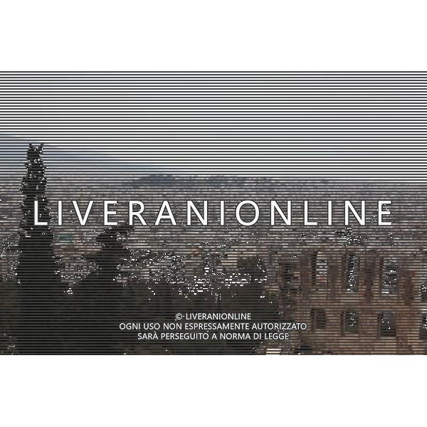 ATENY , GRECJA , ATHENS , GREECE 29.03.2011 NZ ateny widok na miasto z akropolu general view of the city from acropolis FOT. WOJCIECH FIGURSKI / NEWSPIX.PL --- Newspix.pl *** Local Caption *** www.newspix.pl mail us: info@newspix.pl call us: 0048 022 23 22 222 --- Polish Picture Agency by Ringier Axel Springer Poland