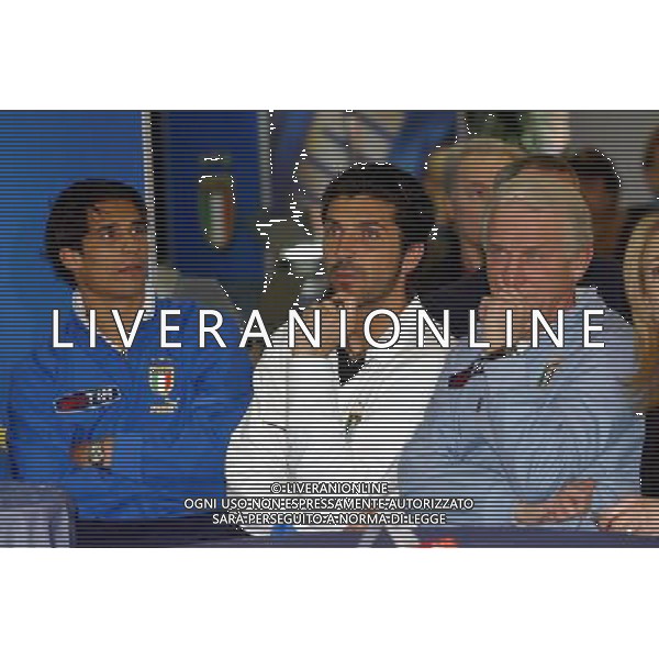 Milano Stadio Meazza di San Siro 29/03/2004 Conferenza stampa Puma-Figc presentazione nuova collezione della nazionale per Europei nella foto Bernardo Corradi Gianluigi Buffon con Giovanni Trapattoni Agenzia aldo liverani