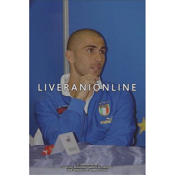 Milano Stadio Meazza di San Siro 29/03/2004 Conferenza stampa Puma-Figc presentazione nuova collezione della nazionale per Europei nella foto Marco Di vaio Agenzia aldo liverani