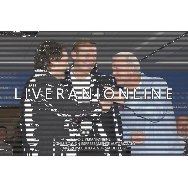 Milano Stadio Meazza di San Siro 29/03/2004 Conferenza stampa Puma-Figc presentazione nuova collezione della nazionale per Europei nella foto Bruno Longhi JOCKEN ZEITZ (PRES PUMA MONDIALE) e Giovanni Trapattoni Agenzia aldo liverani