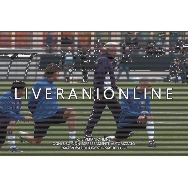 Milano Stadio Meazza di San Siro 29/03/2004 Allenamento della nazionale Italiana nella foto giovanni trapattoni christian vieri e marco di vaio Agenzia aldo liverani