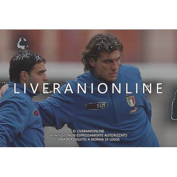 Milano Stadio Meazza di San Siro 29/03/2004 Allenamento della nazionale Italiana nella foto christian vieri e miccoli fabrizio Agenzia aldo liverani