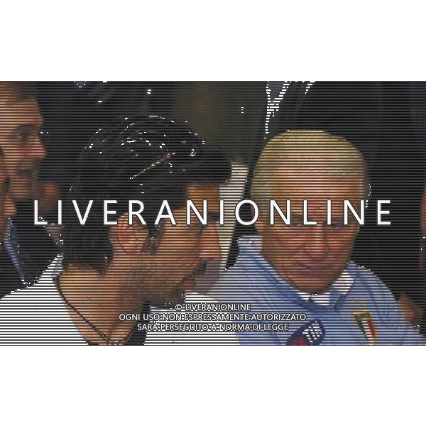 MILANO 29/03/04 ALLENAMENTO DELLA NAZIONALE ITALIANA E PRESENTAZIONE NUOVE DIVISE NELLA FOTO BUFFON GIANLUIGI E TRAPATTONI GIOVANNI PH GIGI ARCAINI/AG.ALDO LIVERANI