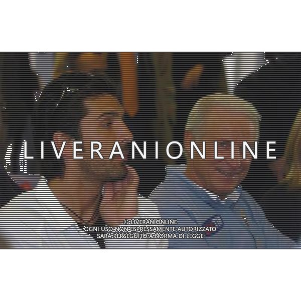 MILANO 29/03/04 ALLENAMENTO DELLA NAZIONALE ITALIANA E PRESENTAZIONE NUOVE DIVISE NELLA FOTO BUFFON GIANLUIGI E TRAPATTONI GIOVANNI PH GIGI ARCAINI/AG.ALDO LIVERANI