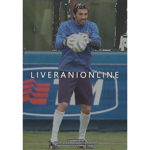 MILANO 29/03/04 ALLENAMENTO DELLA NAZIONALE ITALIANA NELLA FOTO BUFFON GIANLUIGI PH GIGI ARCAINI/AG.ALDO LIVERANI