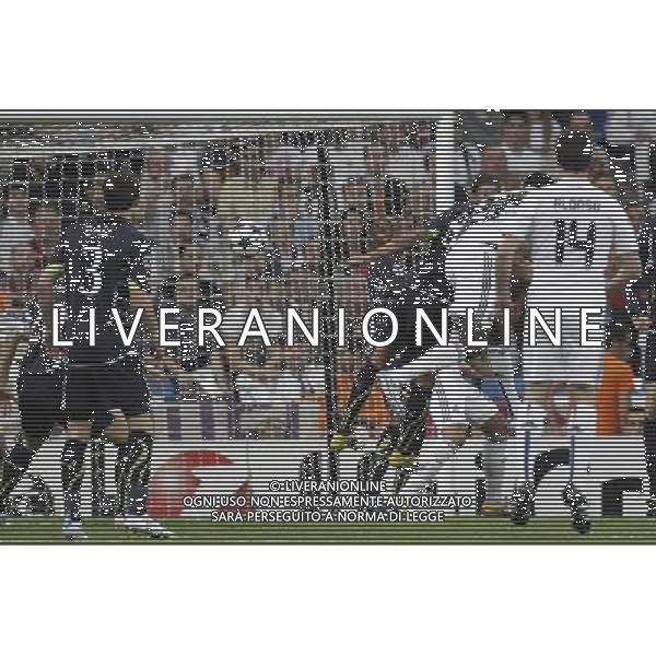 Real Madrid\'s Emanuel Adebayor scores during Champions League match on April, 5th 2011. Photo: Cesar Cebolla / ALFAQUI /AGENZIA ALDO LIVERANI SAS - ITALY ONLY - EDITORIAL USE ONLY REAL MADRID - TOTTENHAM ANDATA DEI QUARTI DI CHAMPIONS LEAGUE
