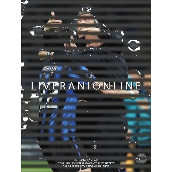 UEFA Champions League 2010/2011 Quarti di Finale Andata Milano - 05.04.2011 Inter-Shalke 04 Nella Foto:milito esulta con rapetti preparatore /Ph.Vitez-Ag. Aldo Liverani