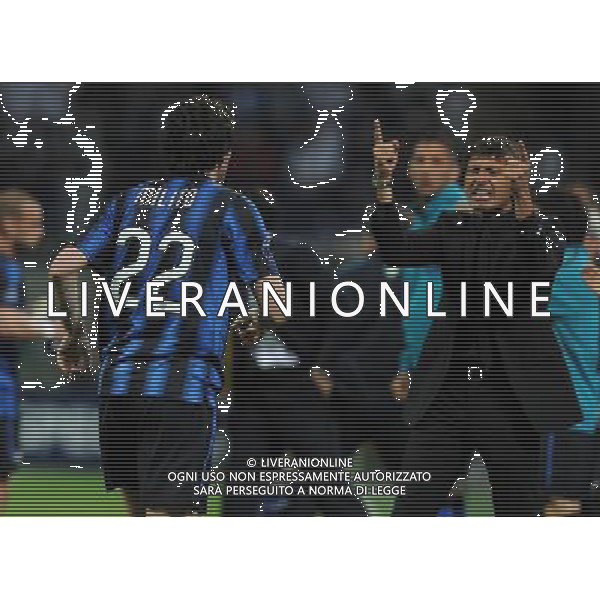 UEFA Champions League 2010/2011 Quarti di Finale Andata Milano - 05.04.2011 Inter-Shalke 04 Nella Foto:milito esulta con leonardo /Ph.Vitez-Ag. Aldo Liverani