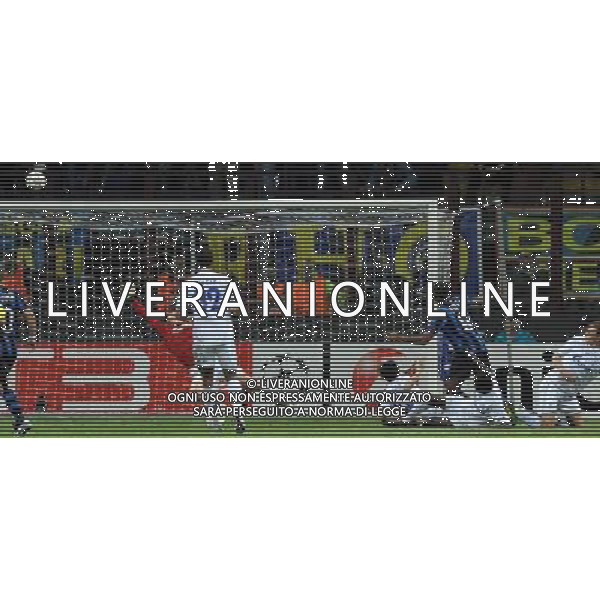 UEFA Champions League 2010/2011 Quarti di Finale Andata Milano - 05.04.2011 Inter-Shalke 04 Nella Foto:occasione eto\'o /Ph.Vitez-Ag. Aldo Liverani