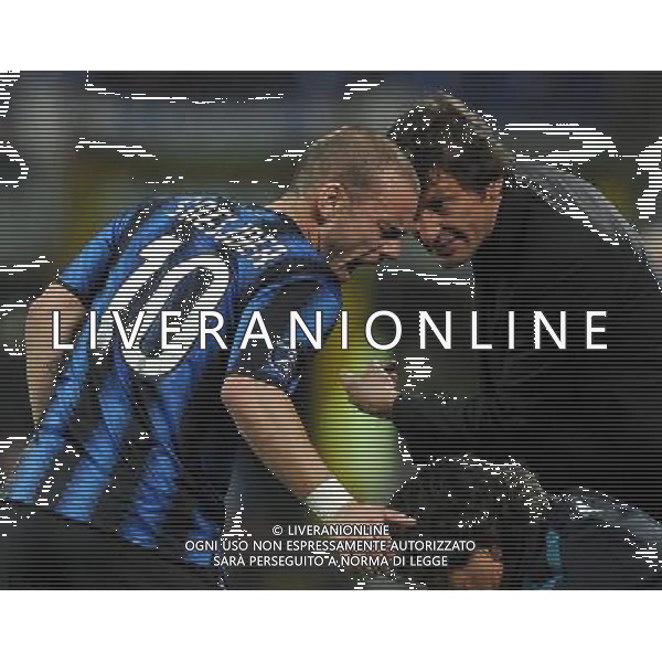 UEFA Champions League 2010/2011 Quarti di Finale Andata Milano - 05.04.2011 Inter-Shalke 04 Nella Foto:Wesley Sneijder-Leonardo Araœjo /Ph.Vitez-Ag. Aldo Liverani