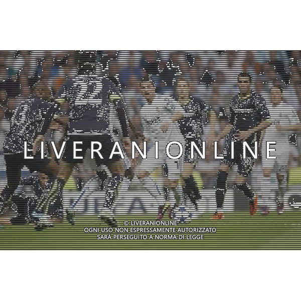 Tottenham Hotspur\'s Sandro against Real Madrid\'s Cristiano Ronaldo during Champions League Match. April 05, 2011. (ALTERPHOTOS/Alvaro Hernandez) MADRID 05/04/2011 4 DI FINALE CHAMPIONS LEAGUE REAL MADRID-TOTTENHAM AG ALDO LIVERANI ONLY ITALY