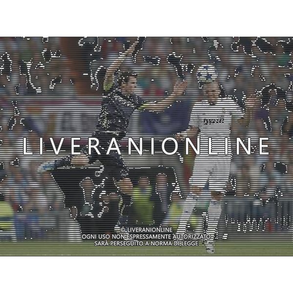 Tottenham Hotspur\'s Gareth Bale against Real Madrid\'s Pepe during Champions League Match. April 05, 2011. (ALTERPHOTOS/Alvaro Hernandez) MADRID 05/04/2011 4 DI FINALE CHAMPIONS LEAGUE REAL MADRID-TOTTENHAM AG ALDO LIVERANI ONLY ITALY