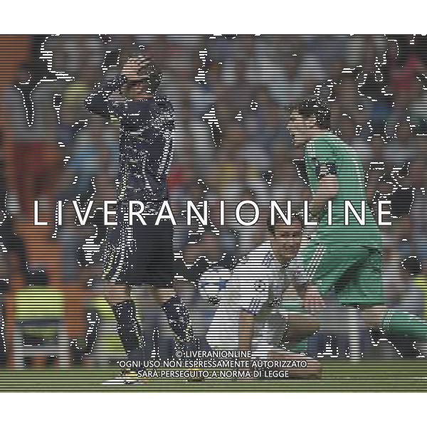 Real Madrid\'s Ricardo Carvalho and Tottenham\'s Rafael van der Vaart during Champions League match on April, 5th 2011. Photo: Cesar Cebolla / ALFAQUI MADRID 05/04/2011 4 DI FINALE CHAMPIONS LEAGUE REAL MADRID-TOTTENHAM AG ALDO LIVERANI ONLY ITALY