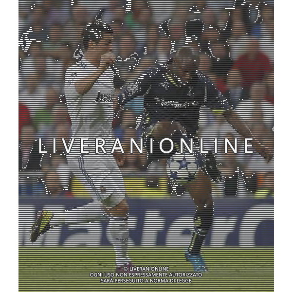 Real Madrid\'s Cristiano Ronaldo and Tottenham\'s William Gallas during Champions League match on April, 5th 2011. Photo: Cesar Cebolla / ALFAQUI MADRID 05/04/2011 4 DI FINALE CHAMPIONS LEAGUE REAL MADRID-TOTTENHAM AG ALDO LIVERANI ONLY ITALY