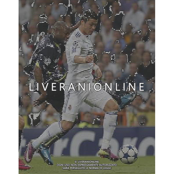 Real Madrid\'s Cristiano Ronaldo and Tottenham\'s William Gallas during Champions League match on April, 5th 2011. Photo: Cesar Cebolla / ALFAQUI MADRID 05/04/2011 4 DI FINALE CHAMPIONS LEAGUE REAL MADRID-TOTTENHAM AG ALDO LIVERANI ONLY ITALY