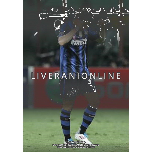 Milano 05-04-2011 Champions League 2010/11 inter-schalke 5:2 nella foto diego alberto milito esulta dopo il gol ph marco luzzani/ag aldo liverani s.a.s.