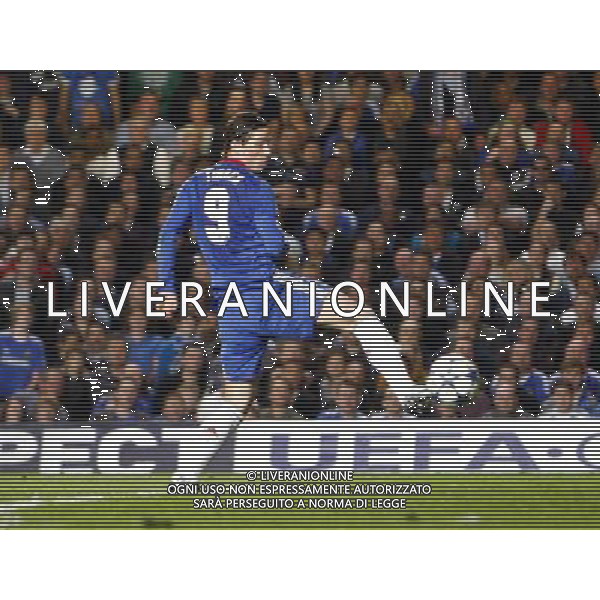 ©Kieran Galvin IPS/Kieran Galvin IPS/MAXPPP - 06/04/2011 ; LONDON ; - Chelsea\'s Fernando Torres takes a flick at goal.Champions League Quarter Final 1st Leg.Chelsea v Manchester United..at Stamford Bridge, London on 06/04/2011..Picture by Kieran Galvin - Copyright: IPS Photo Agency: 21 Delisle Road London SE28 0JD - Personal mobile: 07866733258 ... ******************* UK OUT ******************* AG ALDO LIVERANI S A S ONLY ITALY