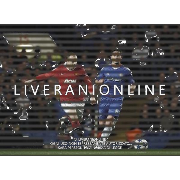 Wayne Rooney moves on to the ball as Frank Lampard looks on during the Champions League quarters final between Chelsea and Manchester United United at Stamford Bridge, London, Great Britain on 06 April 2011. ©PHOTOSHOT/AGENZIA ALDO LIVERANI SAS - ITALY ONLY - EDITORIAL USE ONLY - CHELSEA - MANCHESTER UNITED ANDATA QUARTI DI FINALE DI CHAMPIONS LEAGUE 06/04/2011