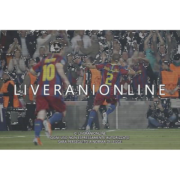 Barcelona\'s Daniel Alves (goal) during Champions League match on April, 6th 2011. Photo: Cesar Cebolla / ALFAQUI /ALDO LIVERANI CHAMPIONS LEAGUE BARCELLONA - FC Shakhtar Donetsk ANDATA DEI QUARTI DI FINALE - ITALY ONLY - *** Local Caption *** .