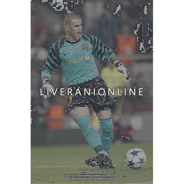 Barcelona\'s Victor Valdes during Champions League match on April, 6th 2011. Photo: Cesar Cebolla / ALFAQUI /ALDO LIVERANI CHAMPIONS LEAGUE BARCELLONA - FC Shakhtar Donetsk ANDATA DEI QUARTI DI FINALE - ITALY ONLY - *** Local Caption *** .