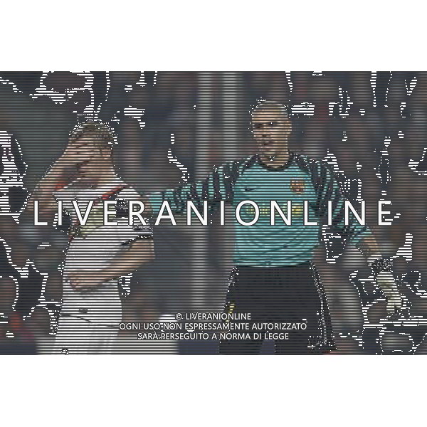 Barcelona\'s Victor Valdes during Champions League match on April, 6th 2011. Photo: Cesar Cebolla / ALFAQUI /ALDO LIVERANI CHAMPIONS LEAGUE BARCELLONA - FC Shakhtar Donetsk ANDATA DEI QUARTI DI FINALE - ITALY ONLY - *** Local Caption *** .