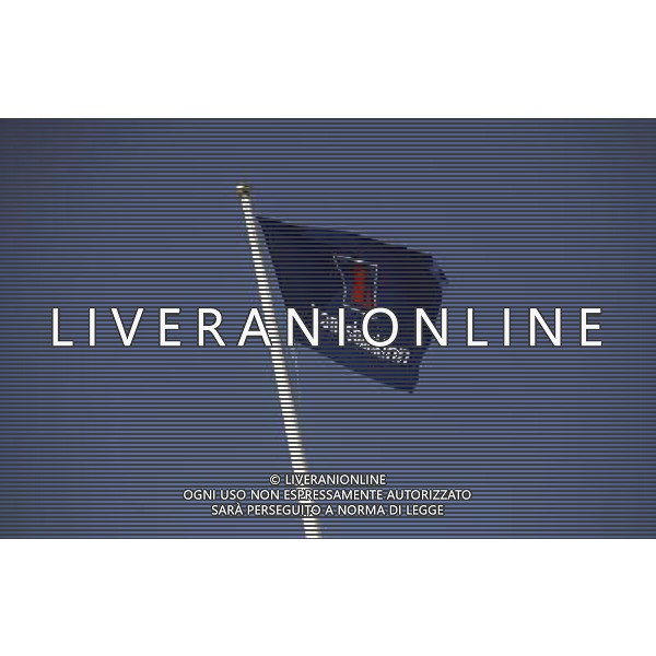 A flag of Icelandic bank Landsbankinn in ReykjavÕk, Iceland, 6 April 2011. Recovering from the financial crisis the country will vote on a referendum on 9 April 2011 wether to accept the conditions to pay back the debt of millions to the UK. A previous referendum on 6 March 2010 regarding a previous offer made by the United Kingdom and the Netherlands was defeated, with 93% voting against and less than 2% in favor of agreeing to the terms. Vedute ed immagini dell\' Islanda , con capitale Reykjavik la cui economia  \' saltata \' per colpa della crisi finanziaria che ha colpito l\'intera Europa AG.ALDO LIVERANI SAS ITALY ONLY *** Local Caption *** .