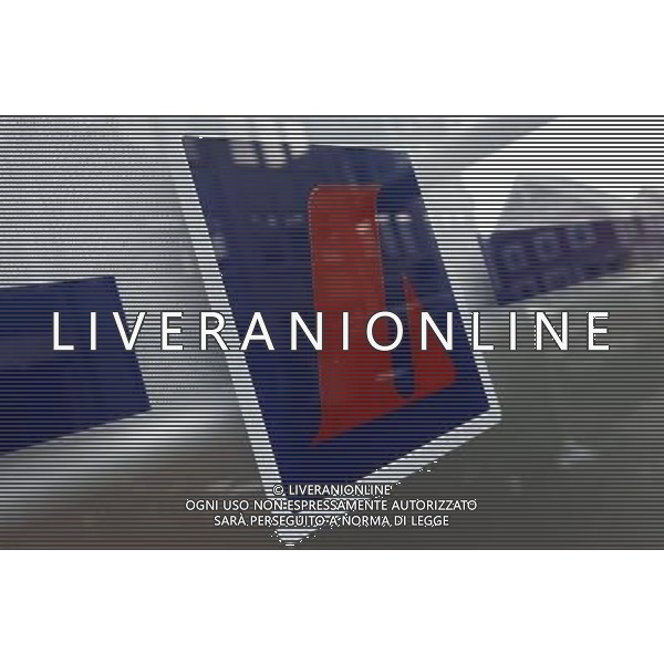 The logo of Icelandic bank Landsbankinn in one of their offices in ReykjavÕk, Iceland, 6 April 2011. Recovering from the financial crisis the country will vote on a referendum on 9 April 2011 wether to accept the conditions to pay back the debt of millions to the UK. A previous referendum on 6 March 2010 regarding a previous offer made by the United Kingdom and the Netherlands was defeated, with 93% voting against and less than 2% in favor of agreeing to the terms. Vedute ed immagini dell\' Islanda , con capitale Reykjavik la cui economia  \' saltata \' per colpa della crisi finanziaria che ha colpito l\'intera Europa AG.ALDO LIVERANI SAS ITALY ONLY *** Local Caption *** .