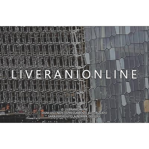Construction works on the future concert hall in ReykjavÕk, Iceland, 6 April 2011. Recovering from the financial crisis the country will vote on a referendum on 9 April 2011 wether to accept the conditions to pay back the debt of millions to the UK. A previous referendum on 6 March 2010 regarding a previous offer made by the United Kingdom and the Netherlands was defeated, with 93% voting against and less than 2% in favor of agreeing to the terms. Vedute ed immagini dell\' Islanda , con capitale Reykjavik la cui economia  \' saltata \' per colpa della crisi finanziaria che ha colpito l\'intera Europa AG.ALDO LIVERANI SAS ITALY ONLY *** Local Caption *** .
