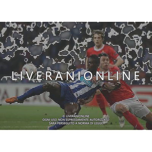 20110407: PORTO, PORTUGAL - FC Porto vs Spartak Moscow: UEFA Europa League 2010/2011 - Quarter-Finals, First Leg. In picture: Silvestre Varela (Porto) and Marek Suchy (Spartak). PHOTO: Manuel Azevedo/CITYFILES AG ALDO LIVERANI ONLY ITALY