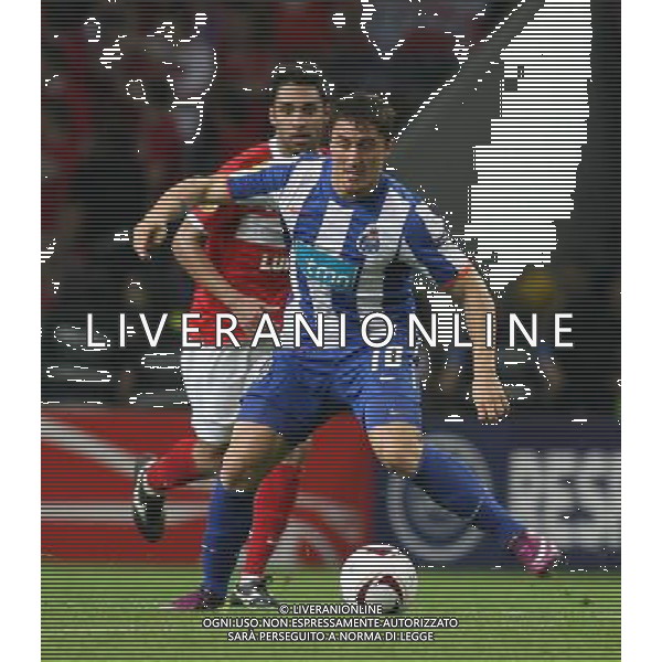 20110407: PORTO, PORTUGAL - FC Porto vs Spartak Moscow: UEFA Europa League 2010/2011 - Quarter-Finals, First Leg. In picture: Cristian Rodriguez (Porto) and Ibson (Spartak). PHOTO: Manuel Azevedo/CITYFILES AG ALDO LIVERANI ONLY ITALY