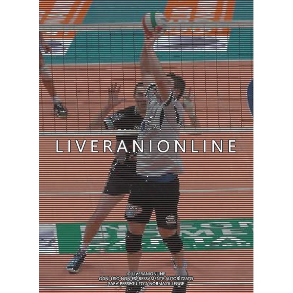 PIACENZA 01/04/04 PLAY OFF CAMPIONATO ITALIANO DI PALLAVOLO 2003/04 COPRASYSTEL PIACENZA-EDILBASSO PADOVA NELLA FOTO COSCIONE MANUEL PH GIGI ARCAINI/AG.ALDO LIVERANI