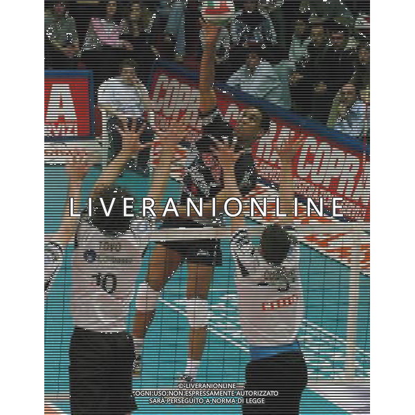 PIACENZA 01/04/04 PLAY OFF CAMPIONATO ITALIANO DI PALLAVOLO 2003/04 COPRASYSTEL PIACENZA-EDILBASSO PADOVA NELLA FOTO MARSHALL LEONELL PH GIGI ARCAINI/AG.ALDO LIVERANI