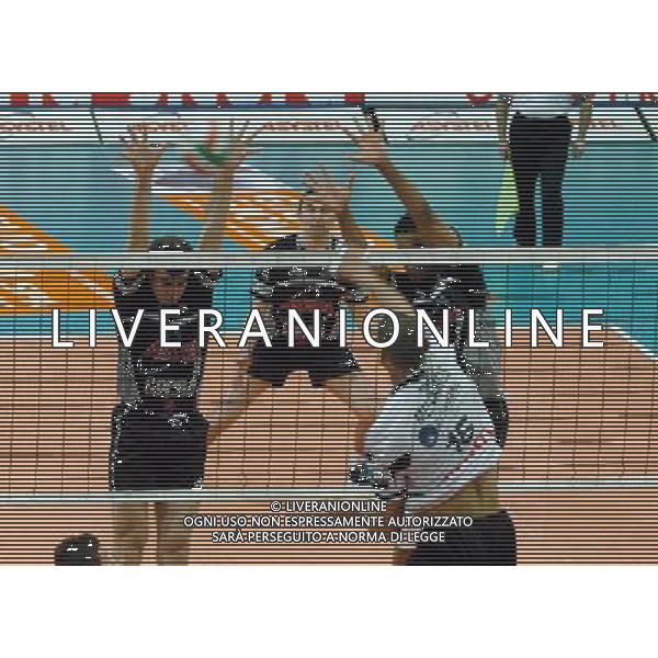 PIACENZA 01/04/04 PLAY OFF CAMPIONATO ITALIANO DI PALLAVOLO 2003/04 COPRASYSTEL PIACENZA-EDILBASSO PADOVA NELLA FOTO MURO PIACENZA PH GIGI ARCAINI/AG.ALDO LIVERANI