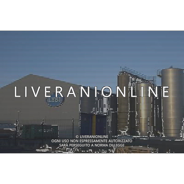 Icelanders consume cod liver oil on a daily basis. Lysi is the biggest company that manufactures the cod liver oil in the country. Islanda , veduta di edifici bancari e pubblici AG.ALDO LIVERANI SAS ITALY ONLY *** Local Caption *** .