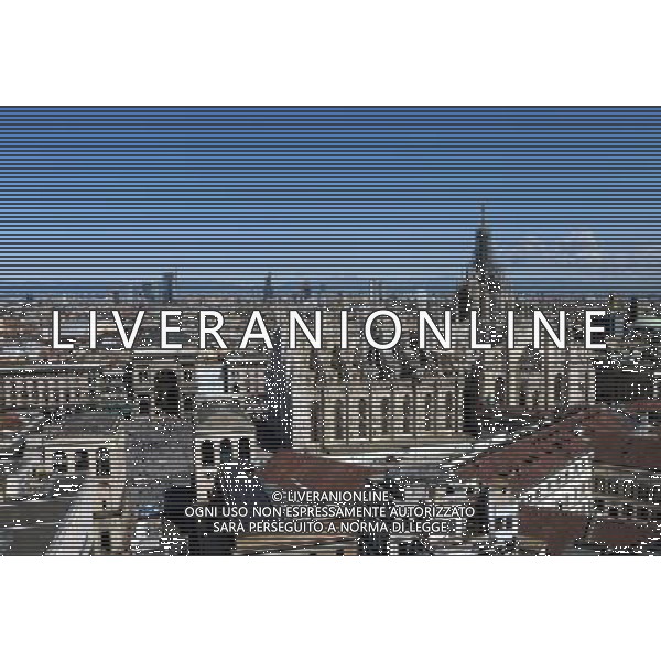 MILANO 13/4/2011 TERRAZZA MARTINI NELLA FOTO IL DUOMO FOTO ROMANO/AG ALDO LIVERANI